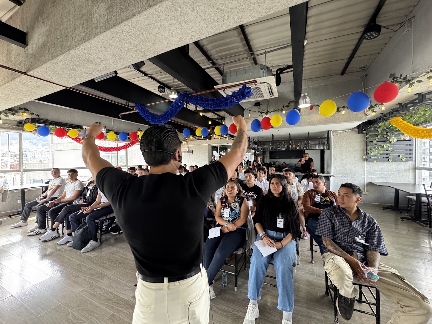 Jesús Monge en sesión educativa presencial